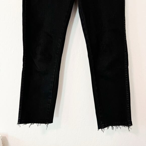 AMO High Rise Straight Leg Cropped Black - Picture 8 of 11